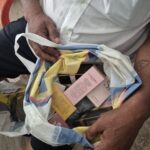 prins in flagrant vindea parfumuri false in fata unui hotel din eforie nord 686e49a9c5878