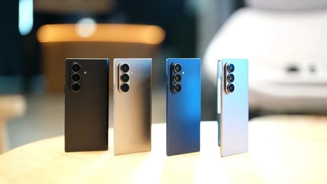 samsung a prezentat o noua serie de smartphone uri pliabile 686e8c7320692