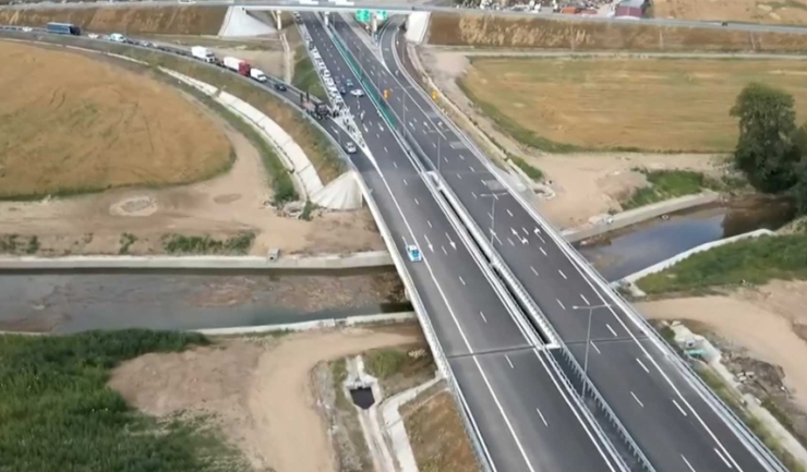 se circula pe intregul semi inel sudic al autostrazii de centura a capitalei 686380c04e258