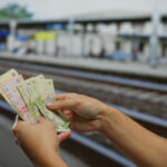Se scumpesc biletele de tren de la 1 august. Care va fi prețul plătit de români după majorarea TVA? 3 se scumpesc biletele de tren de la 1 august cat vor plati romanii dupa majorarea tva 6888c9279e4b6