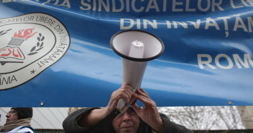 sindicalistii din educatie fac apel la nicusor dan masurile de eficientizare luate de guvern pot avea un cost mult mai mare 68836e1ce8a6e