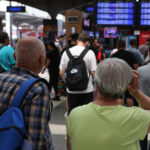 traficul feroviar afectat de furtuni intarzieri de sute de minute inregistrate in gara de nord anuntul cfr sa 6886030514858