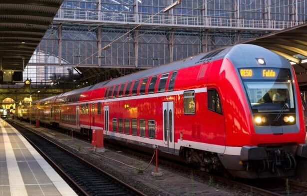 tren cu 100 de pasageri a deraiat in germania video 68867893b8ab2