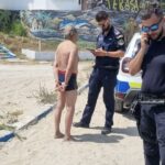 turist din bucuresti incatusat de politisti pe o plaja din eforie a ignorat steagul rosu arborat de salvamari 6887b50c32295