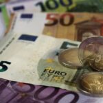 ultima ora o noua taiere sporul de pana la 50 pentru bugetarii care lucreaza la proiecte cu fonduri ue va fi conditionat 6863af7538cf1