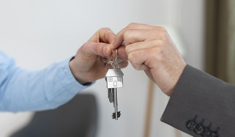 Apartament din Năvodari scos la licitație în urma unei executări silite datorate unei datorii bancare. Cine este proprietarul? 1 un apartament din navodari scos la licitatie intr un dosar de executare silita din cauza unei datorii la banca cui apartine acesta 687c641cdfabf