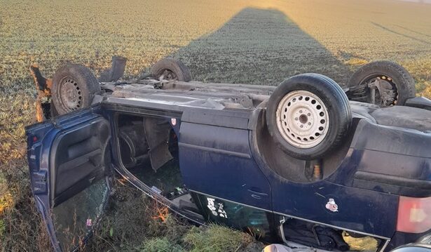 un autoturism s a rasturnat in afara carosabilului in zona hotelului black sea din neptun 688ba984d84bb
