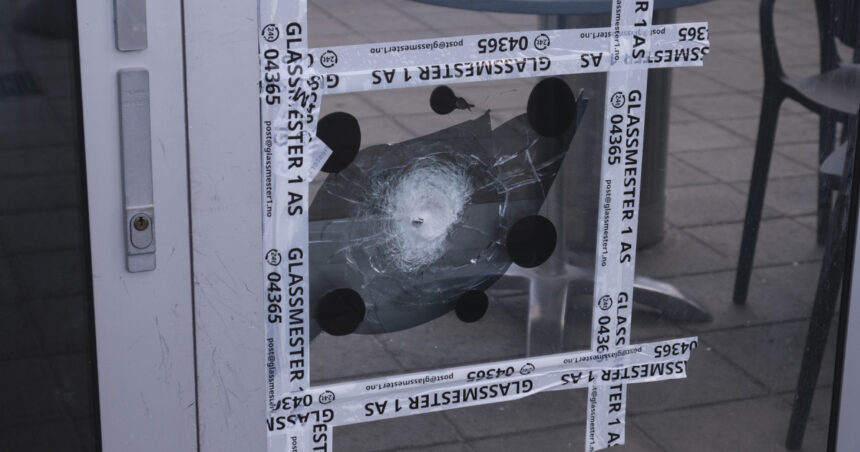Un bărbat a fost arestat după incidentul armat de sâmbătă într-un mall din Oslo. 1 un barbat a fost arestat dupa incidentul armat de sambata intr un mall din oslo 687d23e3efbfe