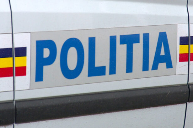 un barbat plecat de la spitalul de neuropsihiatrie sapoca a fost gasit de politisti in zona mall urilor 6885106920546
