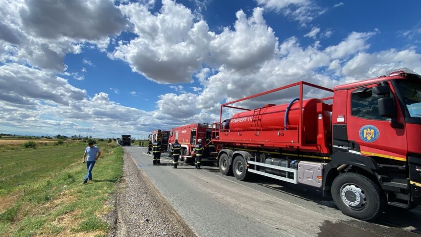 un camion incarcat cu baloti a luat foc la iesire din medgidia spre pestera 68762b9036320