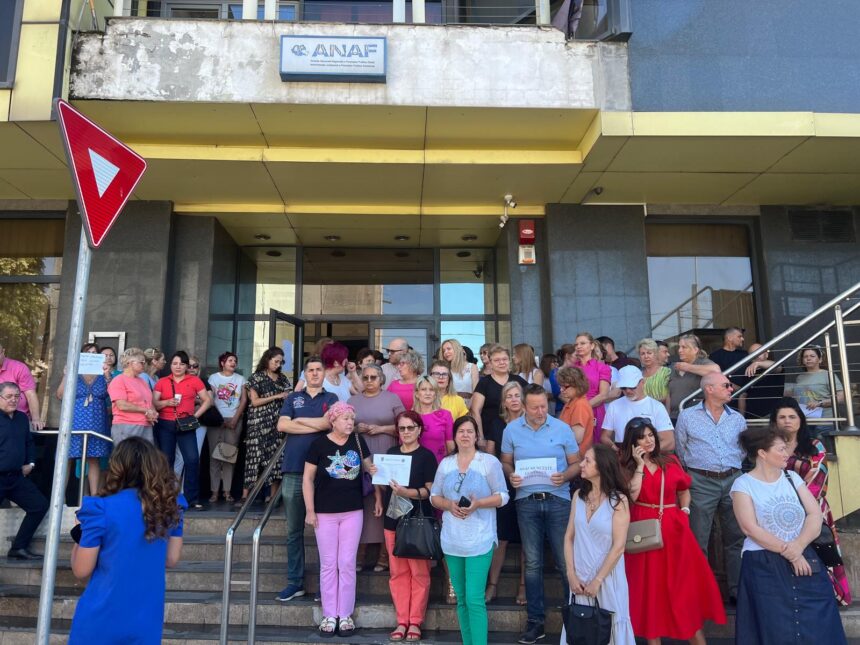 Un nou protest la ANAF Constanța: ”Cerem salarii, nu sporuri” 1 un nou protest la anaf constanta vrem salarii nu vrem sporuri 6866362f37c5d