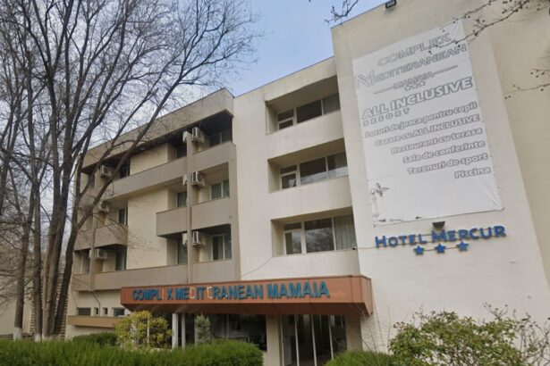 un renumit complex hotelier din mamaia este scos la vanzare pentru aproape 12 milioane de euro doua hoteluri o vila si un restaurant cu 800 de locuri 6886eca80fcef