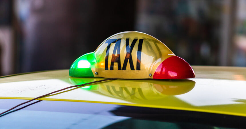 un taximetrist a fost injunghiat de catre un client cand si a cerut banii la finalul cursei atacatorul a fost retinut de politie 687118b22ad1d