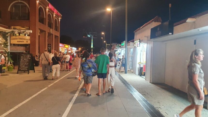 Unitățile de cazare de pe litoralul românesc vor avea o ocupare aproape totală în minivacanța de Sfânta Maria. 1 unitatile de cazare de pe litoralul romanesc vor fi ocupate aproape in totalitate in minivacanta de sfanta maria 688b43db170ac