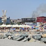 video alerta in costinesti un incendiu de vegetatie uscata vizibil de pe plaja ce spun pompierii 6884a51b9e5ca
