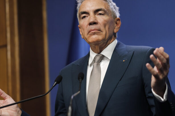 video anastasiu a dezvaluit numele consilierilor din mediul privat care l au deranjat pe grindeanu n au acces la informatii confidentiale 687fca6c234db