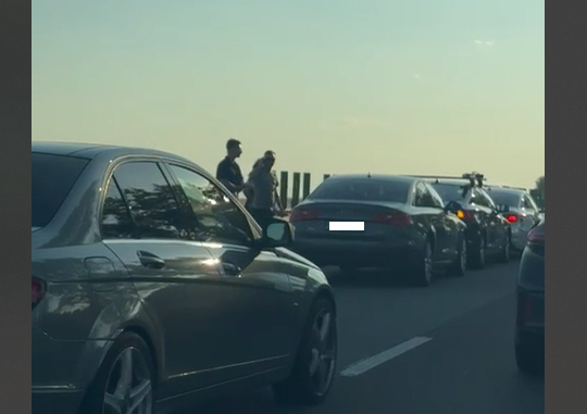 video carambol pe autostrada a2 trei autoturisme s au ciocnit 6873e77a7154a