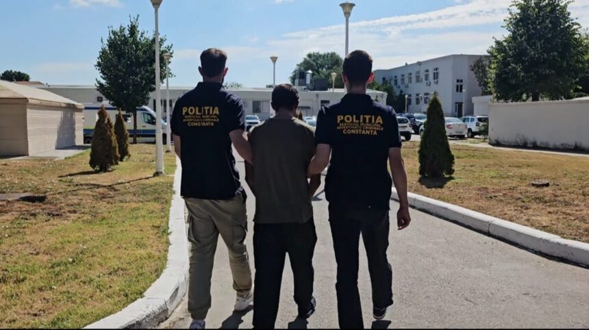 Caz ȘOCANT la Constanța: bărbat arestat după ce ar fi incendiat trei mașini. Iată cum a acționat. 1 video caz socant la constanta barbat arestat dupa ce ar fi incendiat trei masini iata cum a actionat 687a20cdb1233