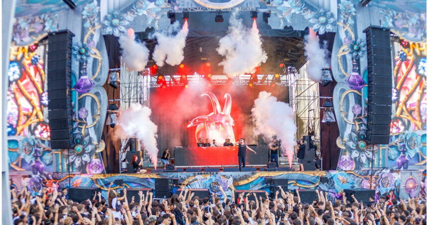 Cazări puține și scumpe în Cluj, înainte de festivalul Untold. Cât costă o noapte în hotelurile și locuințele de închiriat 1 video cazari putine si scumpe in cluj inainte de festivalul untold cat a ajuns sa coste o noapte in hotelurile si locuintele de inchiriat 6888ffd359ebe