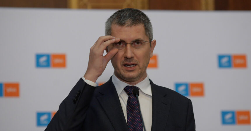 Ce spune Dan Barna despre capacitatea lui Bolojan de a face reforme: Are forța politică și înțelepciunea 1 video ce spune dan barna despre capacitatea lui bolojan de a face reforme are forta politica si intelepciunea 6884dbacdab46
