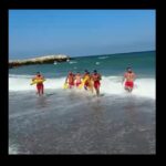 video desfasurare de forte pe plaja din eforie 6 salvamari s au luptat cu valurile nemiloase si curentii pentru a smulge un adolescent din topalu din ghearele mortii 686d375f3871d