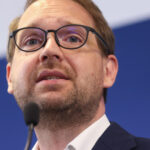 video dominic fritz despre momentul cand a fost nevoit sa dea spaga 10 euro la 19 ani a fost prima si singura data 688b821dcf38c