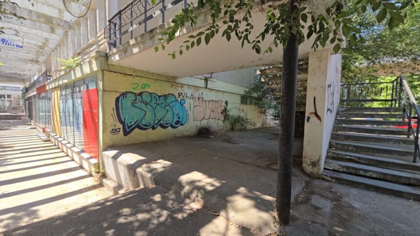 Galeriile de Artă din Mamaia vor fi reabilitate după mai multe decenii de degradare. 1 video galerie foto galeriile de arta din mamaia vor fi reabilitate dupa mai multe decenii de degradare 686ef94340f91