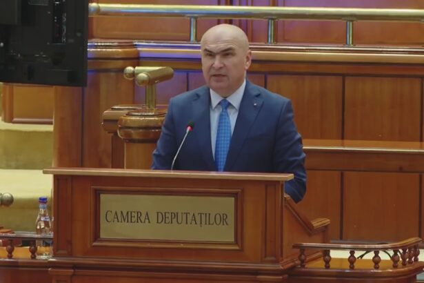 video ilie bolojan declaratie in parlament se anunta reorganizarea tva si a burselor cresterea accizelor si supraimpozitarea unor castiguri sunt un premier cu mandatul pe masa 686bdee39d795