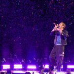 Mesajul solistului Coldplay la primul concert după momentul viral în care CEO-ul Astronomer a fost surprins îmbrățișându-și colega 3 video mesajul solistului coldplay la primul concert dupa momentul viral in care ceo ul astronomer a fost filmat imbratisandu si colega 687f2f7aba307