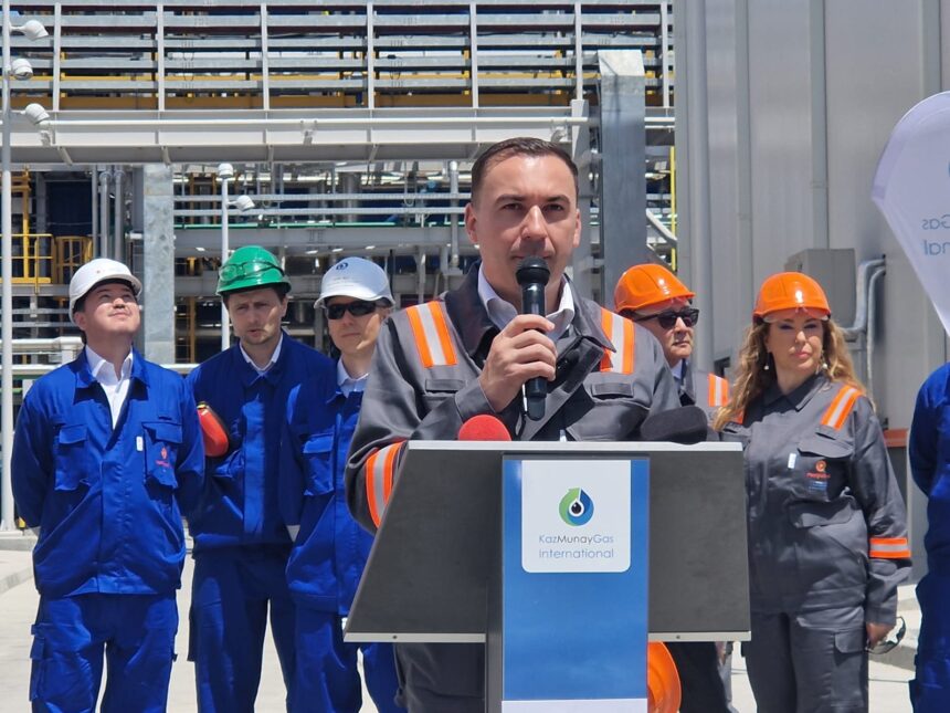 Ministrul Energiei, aflat la Constanța, a explicat cum funcționează noua schemă de sprijin pentru energie: criterii clare și înscriere simplificată. 1 video ministrul energiei aflat la constanta a explicat cum functioneaza noua schema de sprijin pentru energie criterii clare si inscriere simplificata 6863bd646a766