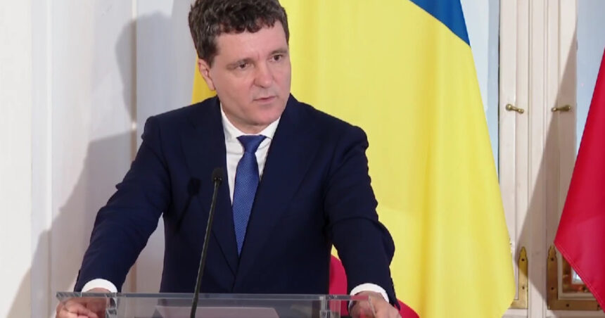 Nicușor Dan vorbește despre implicarea Rusiei în alegerile din mai: S-a construit o rețea cu site-uri care au atras oameni. 1 video nicusor dan vorbeste despre implicarea rusiei in alegerile din mai s a construit o retea cu site uri care au atras oameni 6883cbf46ecd0