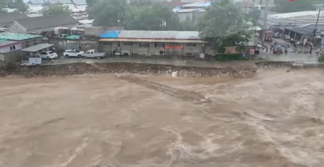 video ploile torentiale si inundatiile au provocat moartea a 30 de persoane in beijing 6888683bb4a06