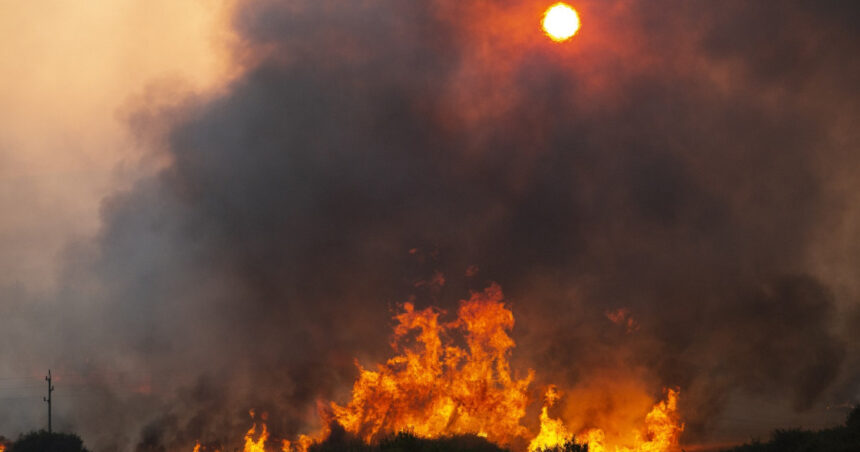 video romania trimite un elicopter black hawk in bulgaria sunt peste 100 de incendii de vegetatie in tara vecina 6887235009fe2