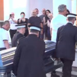 video sicriul cu trupul neinsufletit al campionului mihai leu intampinat cu aplauze la hunedoara 6865a1265ec05