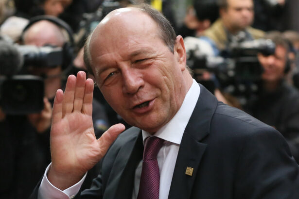 video traian basescu si ar putea recastiga privilegiile de fost presedinte decizia luata de ccr 686402491609c