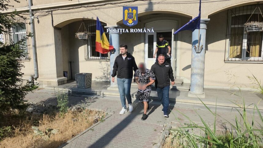 video un hot din medgidia a spart mai multe locuinte si a furat televizoare catalizatoare biciclete si 72 de lei a fost prins de politisti 686e2a0474a41