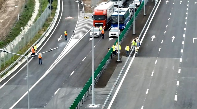 Deschidere - Cel mai lung traseu pe autostradă și drum expres 1 videofoto deschidere cel mai lung traseu exclusiv pe autostrada si drum