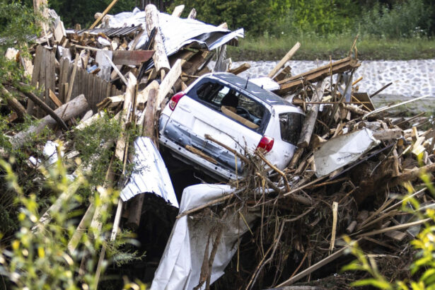 videofoto inundatii devastatoare in romania zone din 16 judete si din bucuresti afectate case inundate copaci doborati si drumuri blocate 6889d0d494450