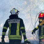 Pompierii români trimiși în Franța acționează cu toate mijloacele tehnice pentru stingerea unui incendiu 2 videofoto pompierii romani trimisi in franta actioneaza cu toate mijloacele tehnice pentru stingerea unui incendiu 686fdc7abc16c