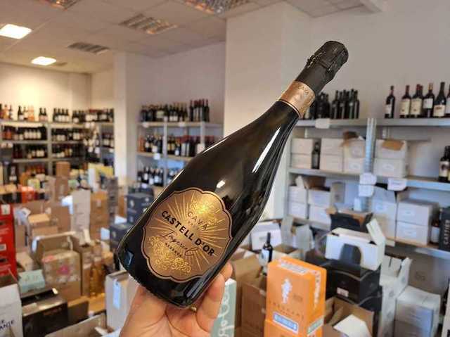 vinul zilei o cava cu bule fine si persistente arome proaspete de citrice si fructe albe completate de nuante subtile de migdale si briose ideala pentru toasturi festive fructe de mare sau branzet 6877415b15bf6