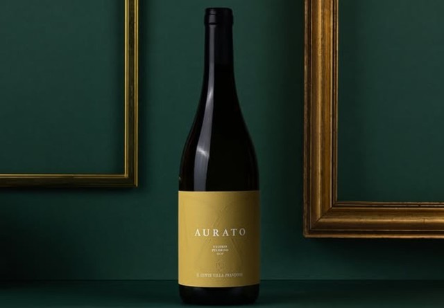 Vinul zilei: un Pecorino din Marche, caracterizat prin prospețime și aciditate, cu arome plăcute și intense de citrice, piersici și nuanțe exotice subtile. Ideal pentru a fi savurat alături de salate, fructe de mare și preparate ușoare. 1 vinul zilei un pecorino din marche axat pe prospetime si aciditate cu arome placute si intense de citrice piersici si discrete note exotice foarte potrivit alaturi de salate fructe de mare si ma 687892b59b707