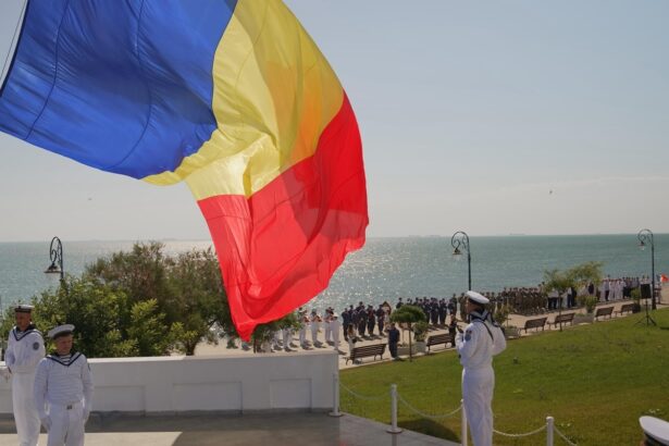 ziua imnului national al romaniei marcata printr o ceremonie militara in piata ovidiu din constanta 6887794ff3a21