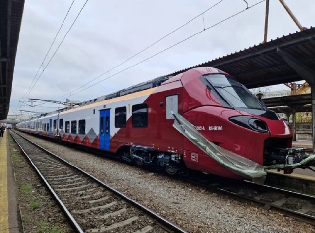 10 trenuri cu rame electrice vor circula pe ruta București Nord – Constanța, alăturându-se celor patru trenuri deja existente. Programul plecărilor și sosirilor. 1 10 trenuri formate din rame electrice vor circula pe ruta bucuresti nord constanta acestea se adauga celor patru trenuri deja existente pe aceasta ruta programul plecarilor si sosirilor 68944cc73999c