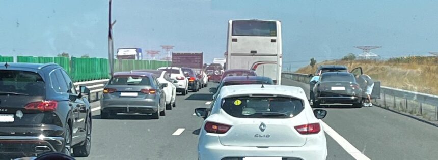 accident cu 5 autovehicule pe a2 in zona cernavoda pe sensul spre bucuresti 6895c89b659be