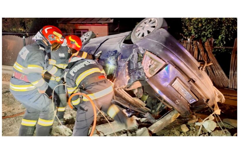 accident cumplit o masina cu patru persoane s a izbit de un stalp o tanara a murit pe loc 68908291060b1