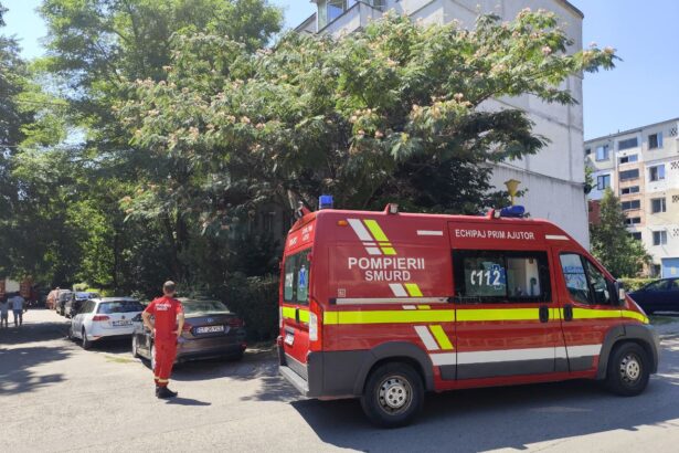 accident grav in constanta cu doua autoturisme pe strada strajerului a fost trimisa si descarcerarea 689b0b1e5a14d