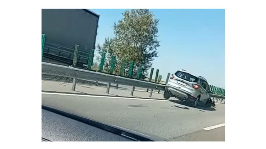 accident pe a2 autostrada soarelui unui ford kuga i a explodat cauciucul 68a859e95b55f