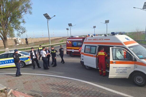 accident rutier grav cu doua masini intre mihail kogalniceanu si targusor a fost trimisa ambulanta pentru urgente de cel mai inalt nivel 6895e4bc2eee1