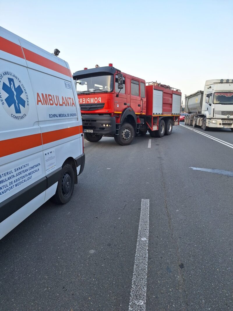 Accident grav sub podul de cale ferată la ieșirea din Lumina spre Năvodari! Pieton cu piciorul amputat de un TIR. 1 accident teribil sub podul de cale ferata de la iesire din lumina spre navodari pieton cu piciorul amputat de un tir 688c800a37317