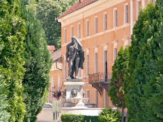 AFP: Băile Herculane, afectate de corupție, se revitalizază 1 afp baile herculane devastate de coruptie revin la viata 68a2f406bf901